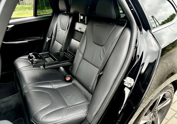 Volvo V60 cena 77900 przebieg: 202762, rok produkcji 2018 z Sztum małe 781